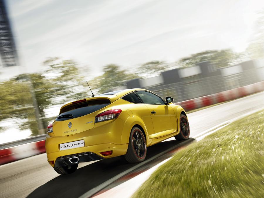  Renault Megane RS Trophy 2011 года  (фото 13 из 16)